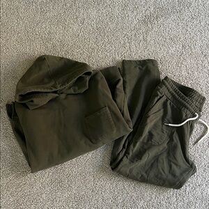 GAP: Maternity Hoodie and Pant Set